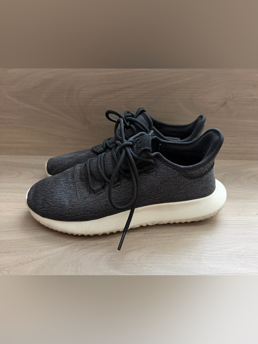 adidas Tubular Shadow CQ2460 Women’s Size 6 Core Black Sleek Streetwear Sneakers